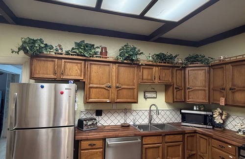 Williams House | Cozy Family Home in Williams–Perfect for Families, Large Yard & Wrap Around Deck