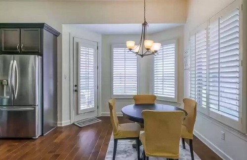 Cordova House | Cozy Family size Home with Whirlpool tub/Gated Estate, 1 minute from Shelby Park