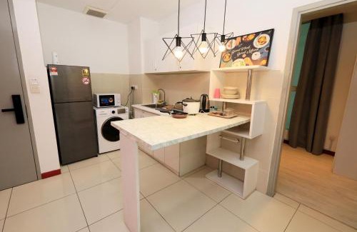 Kampung Sembulan Baru Apartment | Cozy Family Stay at Sutera Avenue, Near IMAGO Mall