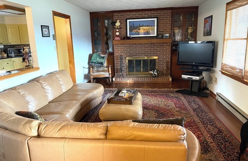 Fort Valley House | Cozy Farm House