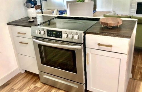 Ocala House | Cozy Farm-style Home near Downtown Ocala
