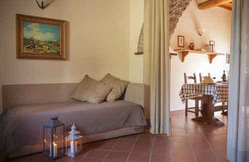 Arezzo Other | Cozy Farmhouse with Pool