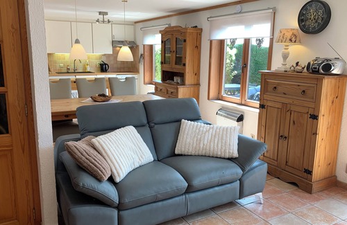 Vlissegem House | Cozy fisher cottage in De Haan, 600 m from the sandy beach