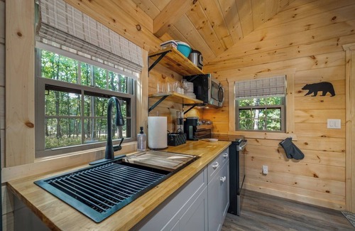 Mentone Cabin | Cozy Forest Cabin Escape
