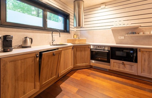 Maubray Cottage | Cozy Forest Cottage Retreat