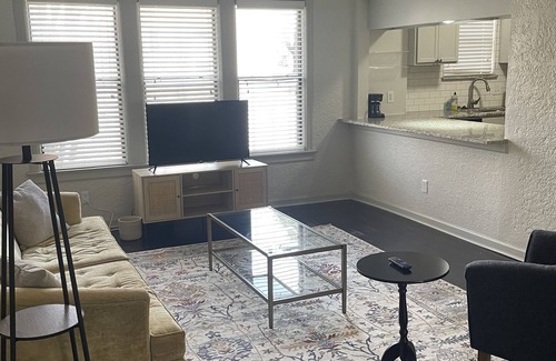 Fort Worth Apartment | Cozy Fort Worth Apartment + Comfy Bed + FAST WIFI + 1b1b