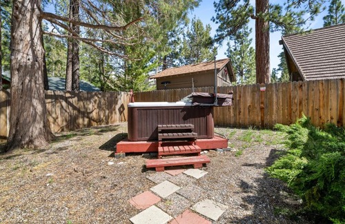 Fox Farm House | Cozy Fox Cabin - Stunning Big Bear property with Hot Tub, Foosball and Much more!