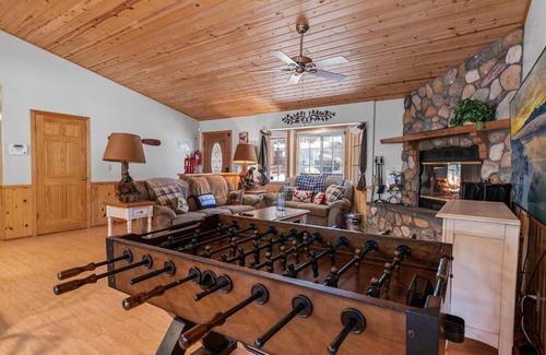 Fox Farm House | Cozy Fox Cabin - Stunning Big Bear property with Hot Tub, Foosball and Much more!