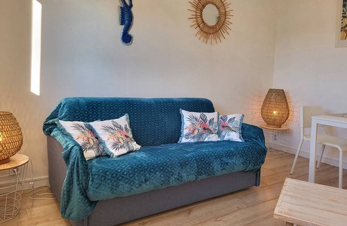 Merville-Franceville-Plage Apartment | Cozy studio with parking, 100m from center, near beach