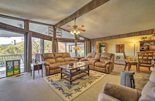 Franklin House | Cozy Franklin Getaway with Deck, Mountain Views