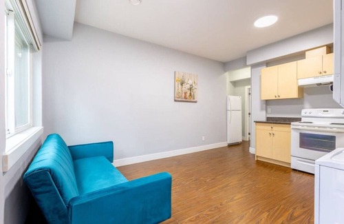 Guildford House | Cozy & Friendly Suite: Close to Lush Park ~ Pkg!