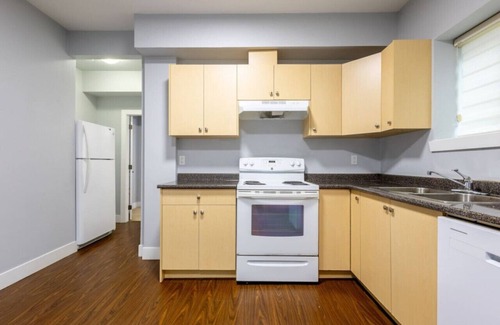 Guildford House | Cozy & Friendly Suite: Close to Lush Park ~ Pkg!