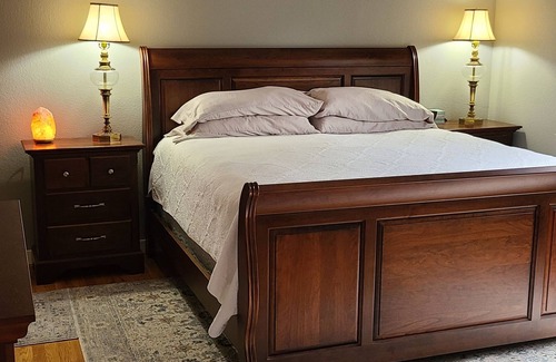 Longmont House | Cozy full house close to downtown Longmont with a relaxing backyard.