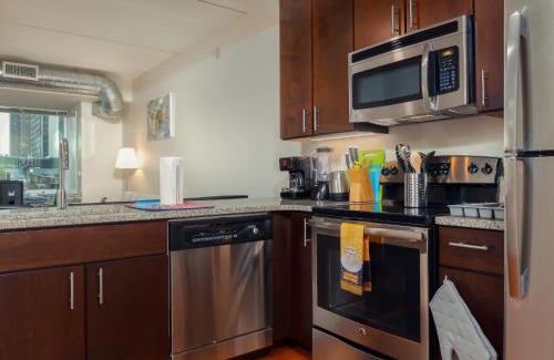 Center City West Apartment | Cozy Fully Furnished 2 Bedroom 2 Bathroom Apartment apts