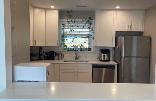 Augusta House | Cozy & Fun Masters Getaway – 3 min from Augusta National & On the Augusta Canal!