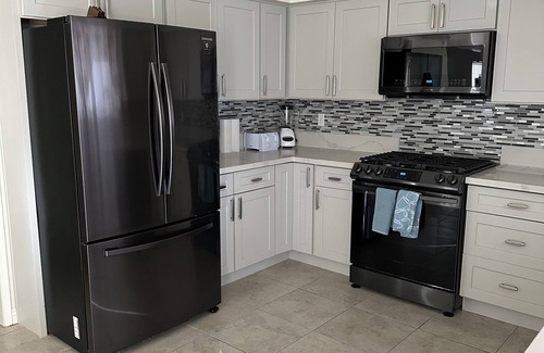 Green Valley House | Cozy & fun Raider home 12 min from The Strip!