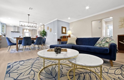 Alhambra House | Cozy Garden Pad with King Beds