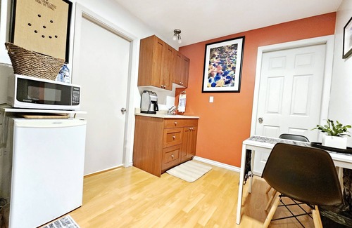 Strathcona Apartment | Cozy Garden Suite w/Private Entrance