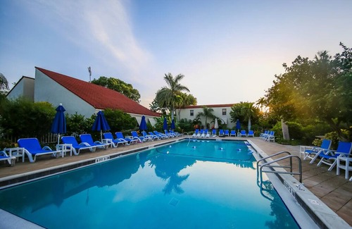 Sanibel Condo | Cozy Garden View 1 bedroom, 1 bath at Sanibel Moorings Resort #911
