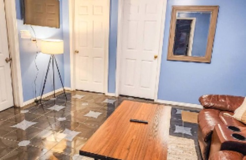 Queens Apartment | Cozy Gem by the Beach
