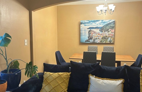Collier Heights House | Cozy Get Away