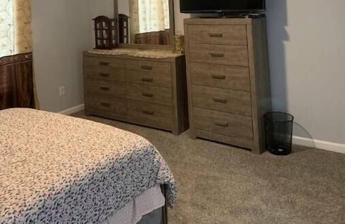 Loganville House | Cozy Get Away
