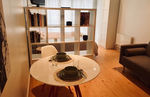 Sands End Apartment | Cozy getaway in vibrant locale: stylish, furnished apartment near attractions.