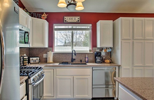 Coeur d'Alene House | Cozy Getaway w/Yard & Patio: 4 Mi to Hayden Lake!