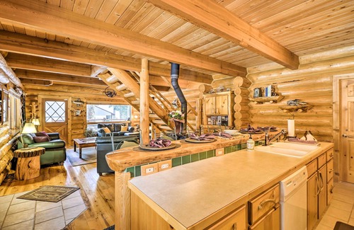 Essex Cabin | Cozy Glacier Park Log Cabin - 'Best in the West!'