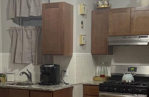 Nodine Hill Apartment | Cozy glammy 3 bedroom apartment In the heart of NYC