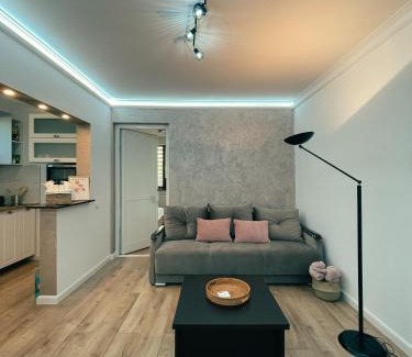 Tirgu Mures Apartment | Cozy Glen