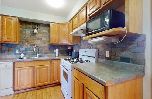 Warrens Cabin | Cozy Green 2 bedroom cabin with a LOFT AREA in enchanting Warrens, Unit A