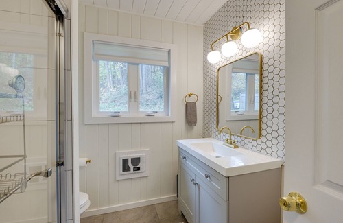 Putney House | Cozy 'Green Mountain Chalet' in Putney Town