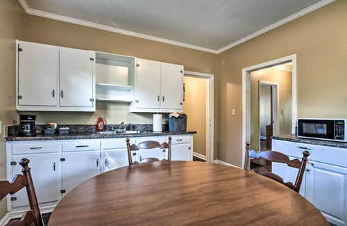 Parker House | Cozy Greenville Bungalow ~ 2 Mi to Downtown!