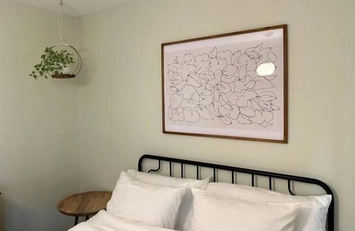 Albany Apartment | Cozy Greenwood Flat 1 BDR Apartment in Albany