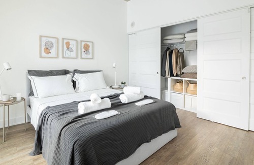 Griffintown Condo | Cozy Ground-floor condo, 10 min walk to Old Montreal