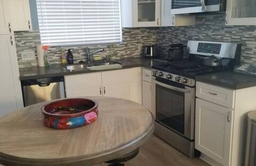 Northridge House | Cozy Guest-House for Leisure or Biz Traveler