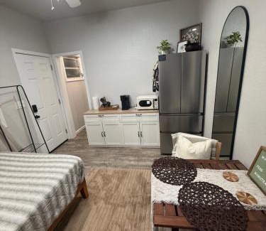 Tallahassee House | Cozy Guest house near FSU Trails and the airport