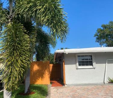 Pompano Beach House | Cozy Guest Room