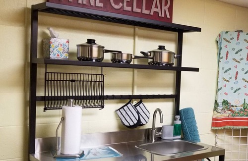 Candler Apartment | COZY GUEST SUITE ON SEPARATE FLOOR & PRIVATE ENTRANCE