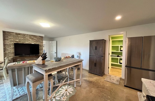 Pisgah Forest House | Cozy guest suite in Pisgah Forest with great access to the outdoors