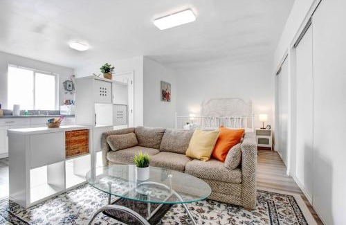Alhambra Apartment | Cozy Guesthouse near Downtown Alhambra