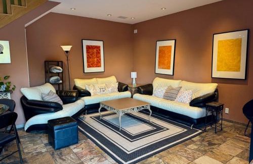Newhall House | Cozy Guesthouse with Private Pool and Heated Jacuzzi