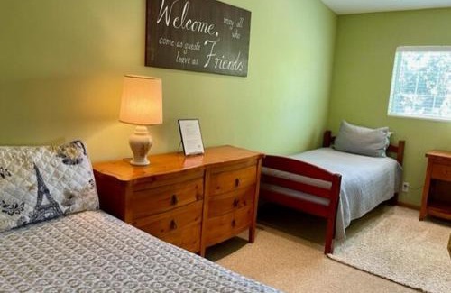 Newhall House | Cozy Guesthouse with Private Pool and Heated Jacuzzi