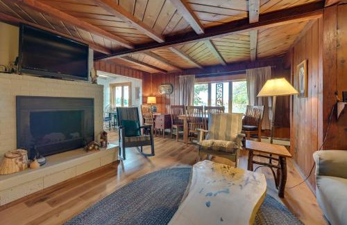 Harbor Springs House | Cozy Harbor Springs Vacation Rental, 13 Mi to Town