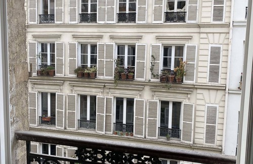 Strasbourg -Saint-Denis Apartment | Cozy Haussmanian flat in the heart of Paris