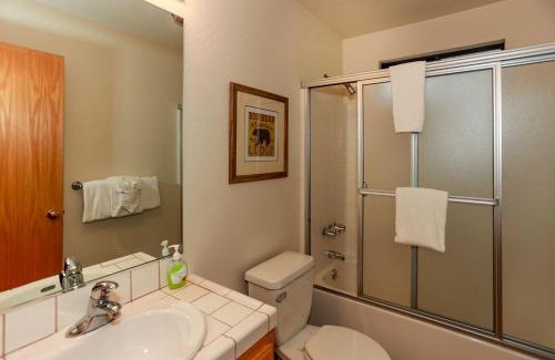 Moonridge House | Cozy Haven - 1966 by Big Bear Vacations