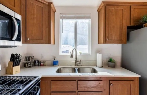 Phoenix Lake-Cedar Ridge House | Cozy haven, 2 bed 1 bath, high speed WiFi, Fully furnished, no cleaning fees