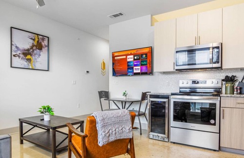 Fort Worth Apartment | Cozy Haven Steps Away from University Life
