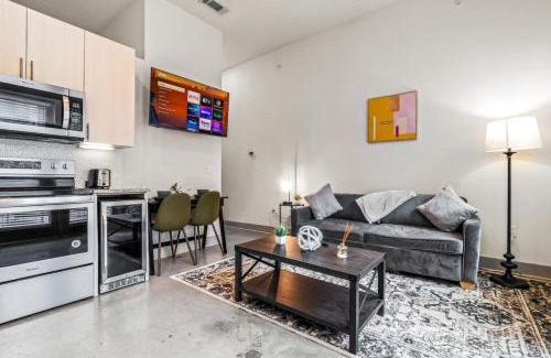 Fort Worth Apartment | Cozy Haven Steps Away from University Life